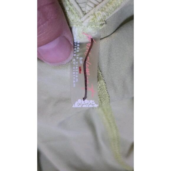 Movement Hot Shot Crew Neck Short Sleeve Oversized Patch Pocket V Back Tee Sz S - Picture 8 of 9